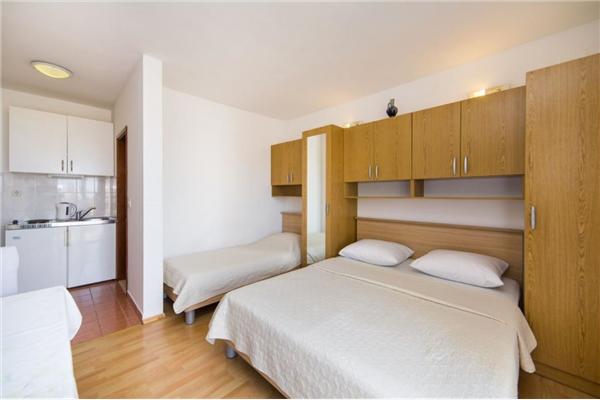 Apartment A2, for 3 persons