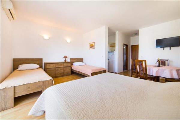 Apartment A4, for 4 persons