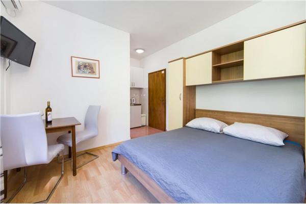 Apartment A7, for 2 persons