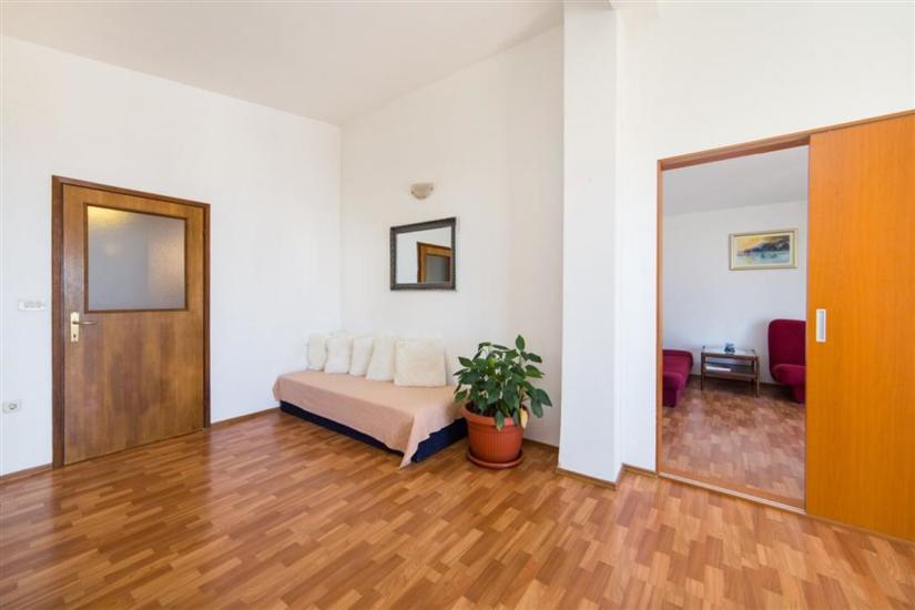 Apartment A8, for 10 persons