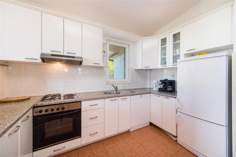 Apartment A8, for 10 persons