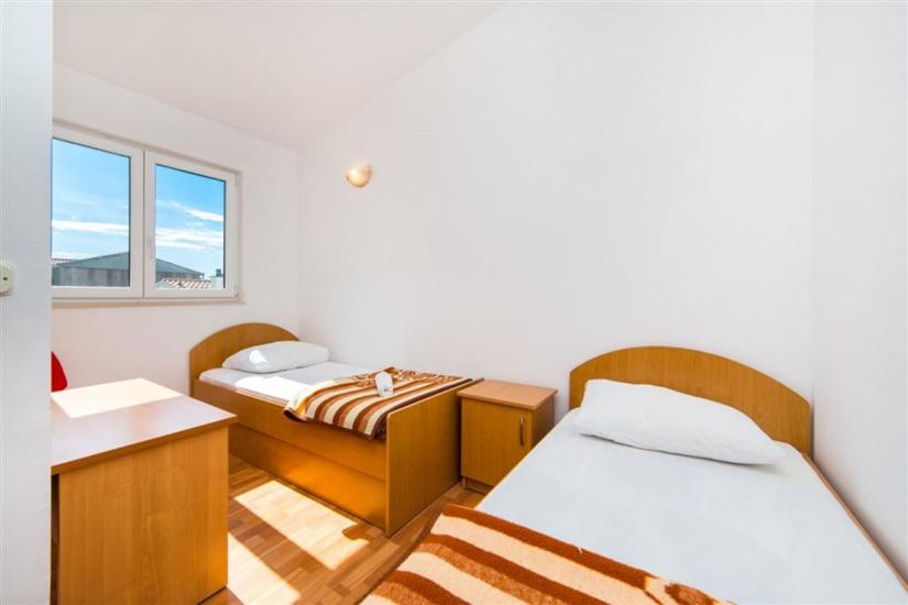 Apartment A8, for 10 persons