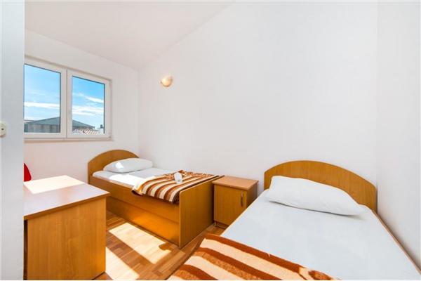 Apartment A8, for 10 persons