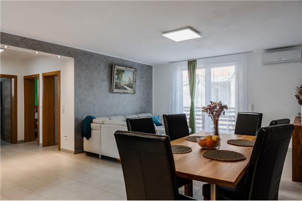 Apartment A1, for 6 persons