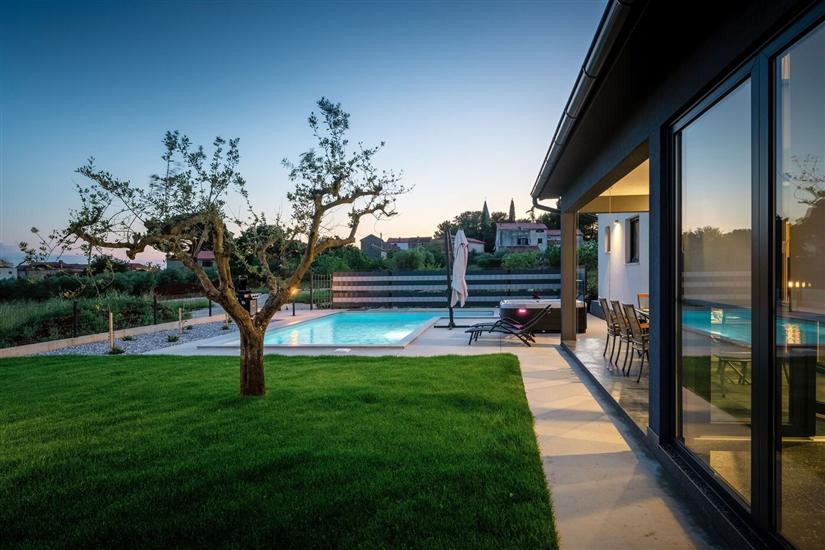 Villa Jasminka s bazenom i  whirlpool-om