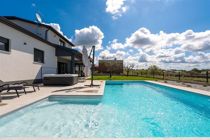 Villa Jasminka s bazenom i  whirlpool-om