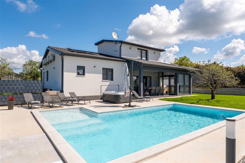 Villa Jasminka s bazenom i  whirlpool-om