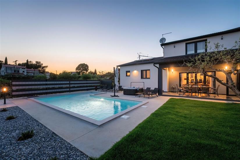 Villa Jasminka s bazenom i  whirlpool-om