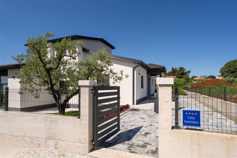 Villa Jasminka s bazenom i  whirlpool-om
