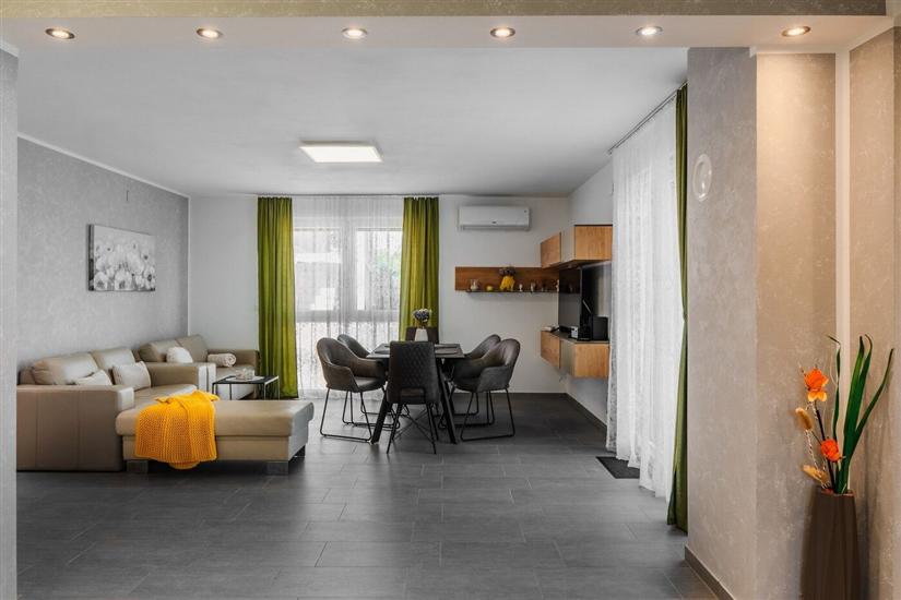 Apartment A2, for 6 persons