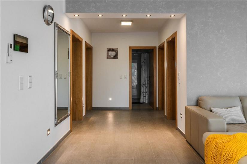 Apartment A2, for 6 persons