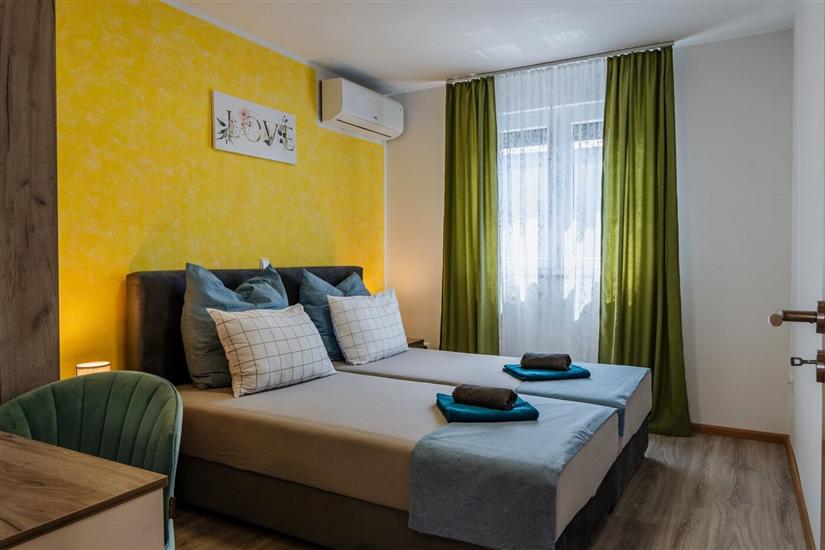 Apartment A2, for 6 persons