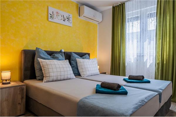 Apartment A2, for 6 persons