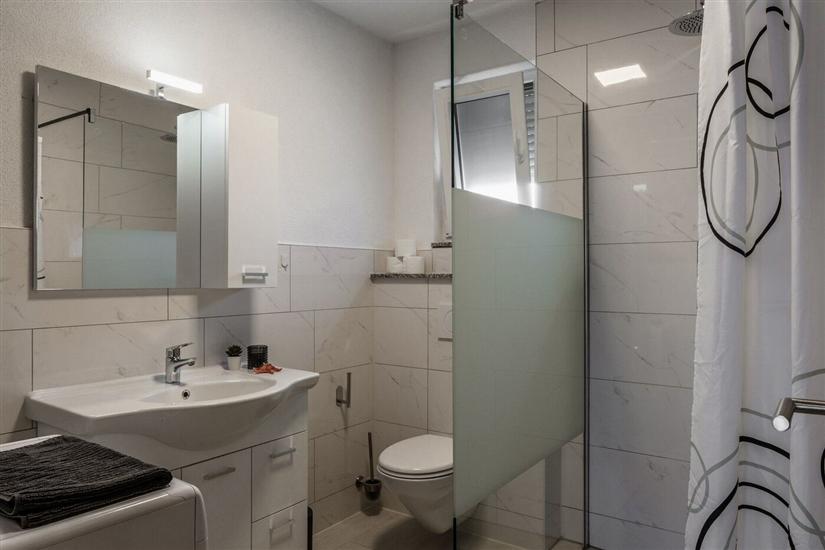 Apartment A2, for 6 persons