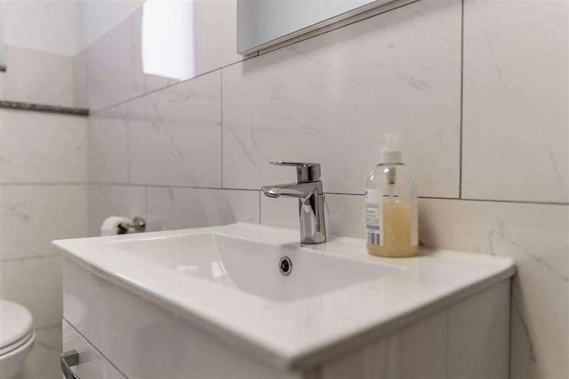 Apartment A2, for 6 persons