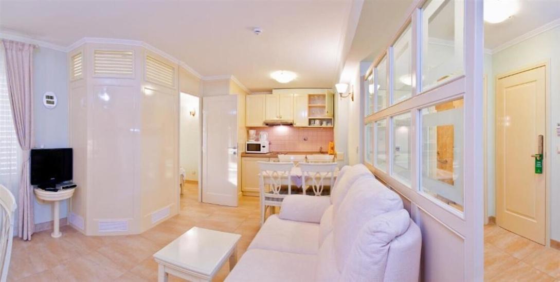 Apartment A9, for 3 persons