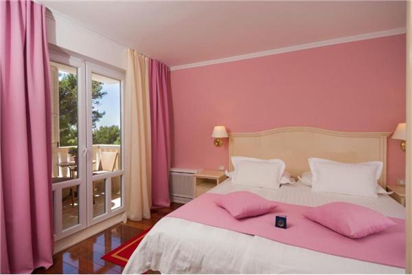 Room S10, for 2 persons