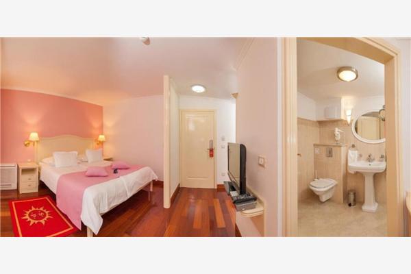 Room S10, for 2 persons