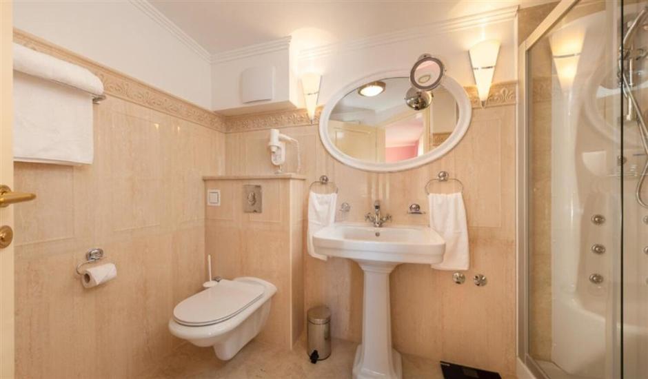 Room S10, for 2 persons