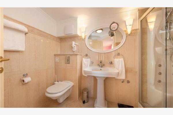 Room S10, for 2 persons