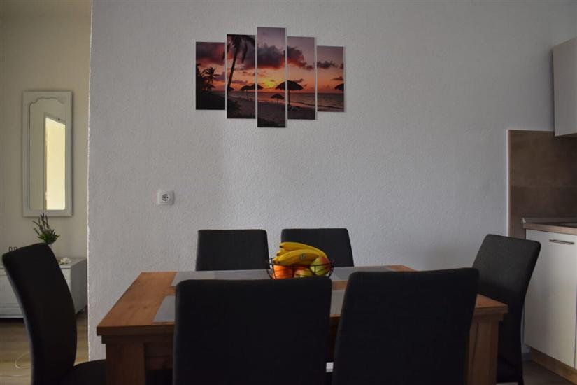 Apartment A1, for 5 persons