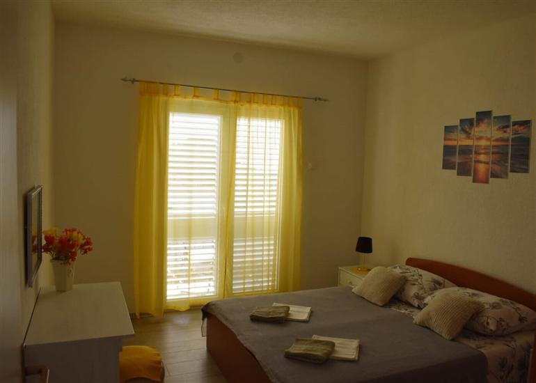 Apartment A1, for 5 persons