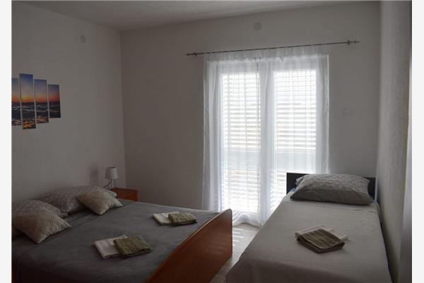 Apartment A1, for 5 persons