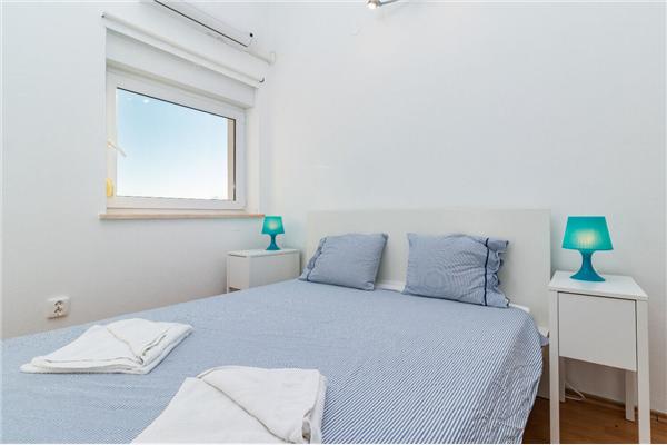 Apartment A1, for 5 persons