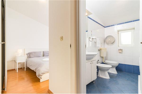 Apartment A1, for 5 persons