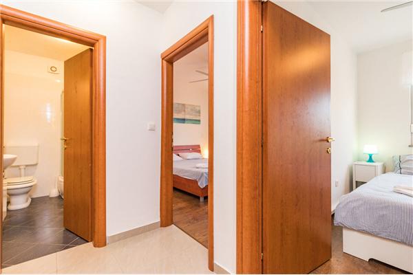 Apartment A1, for 5 persons