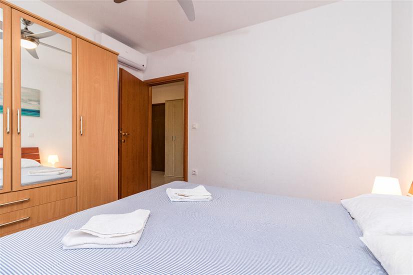 Apartment A1, for 5 persons
