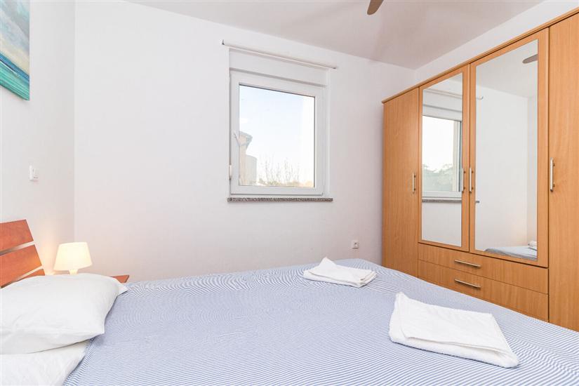 Apartment A1, for 5 persons