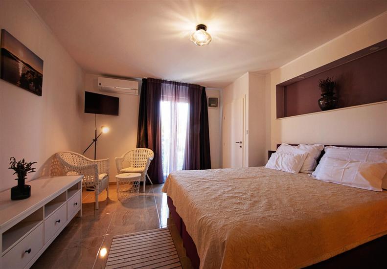 House K1, for 8 persons