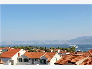 Apartment Middle Dalmatian islands,BookLuciaFrom 76 €