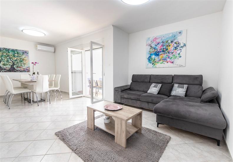 House K1, for 10 persons