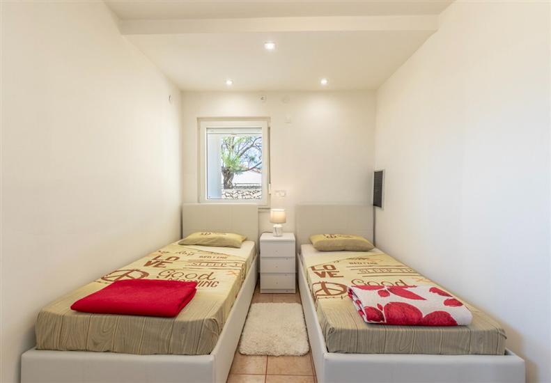 House K1, for 10 persons