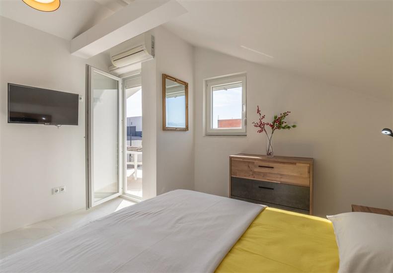 House K1, for 10 persons