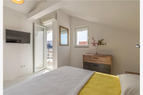 House K1, for 10 persons