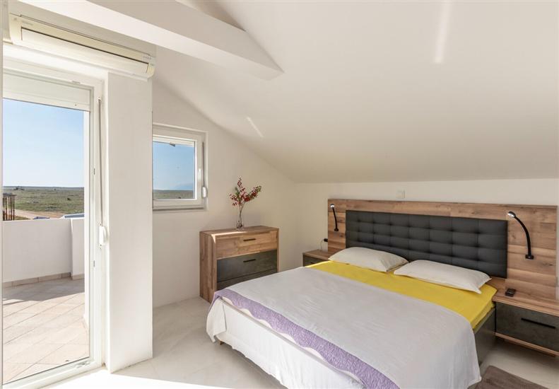 House K1, for 10 persons