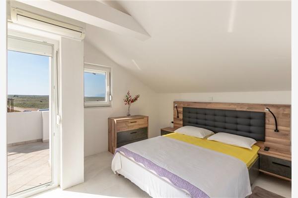 House K1, for 10 persons