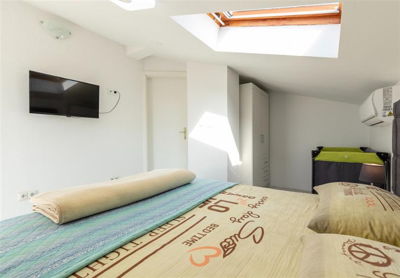 House K1, for 10 persons