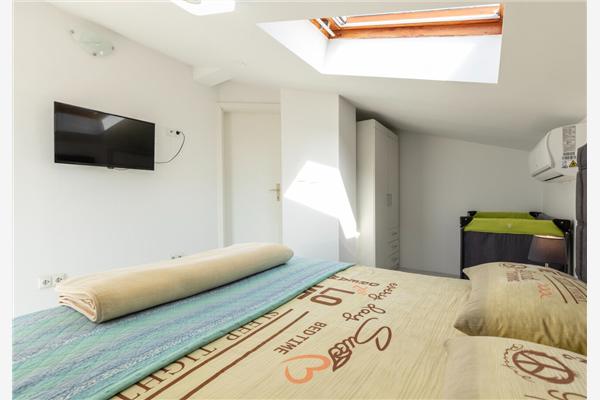 House K1, for 10 persons