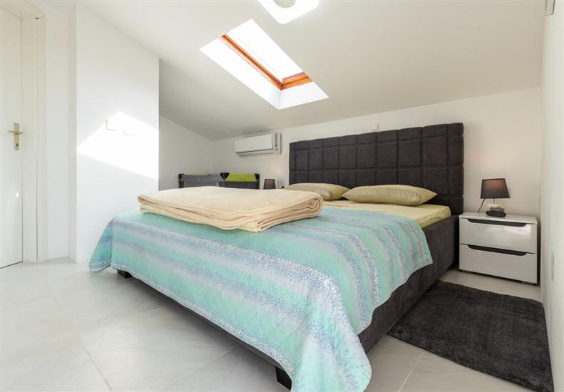 House K1, for 10 persons