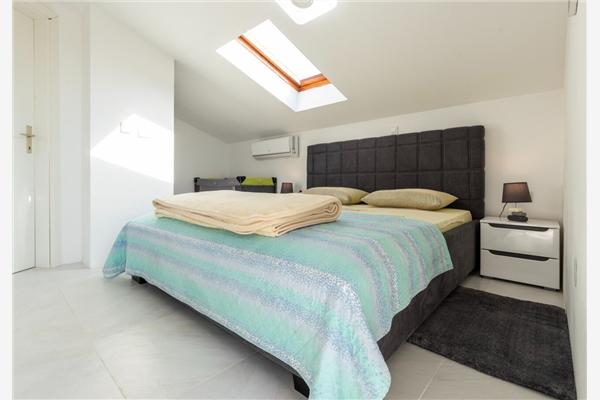 House K1, for 10 persons