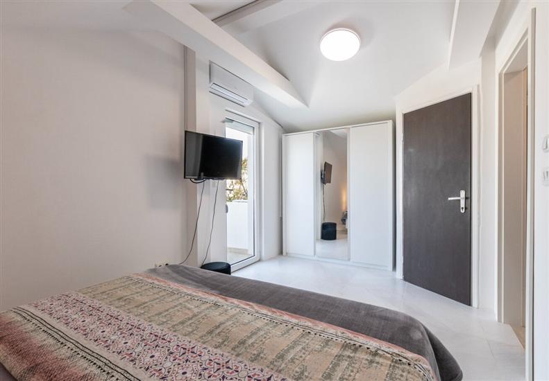 House K1, for 10 persons