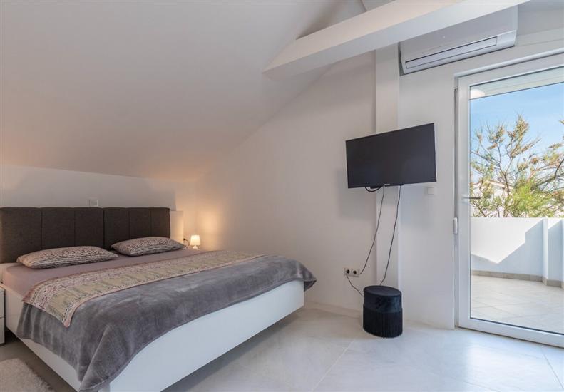 House K1, for 10 persons