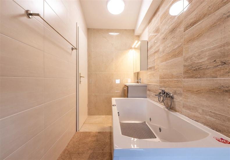 House K1, for 10 persons