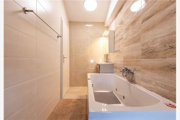 House K1, for 10 persons