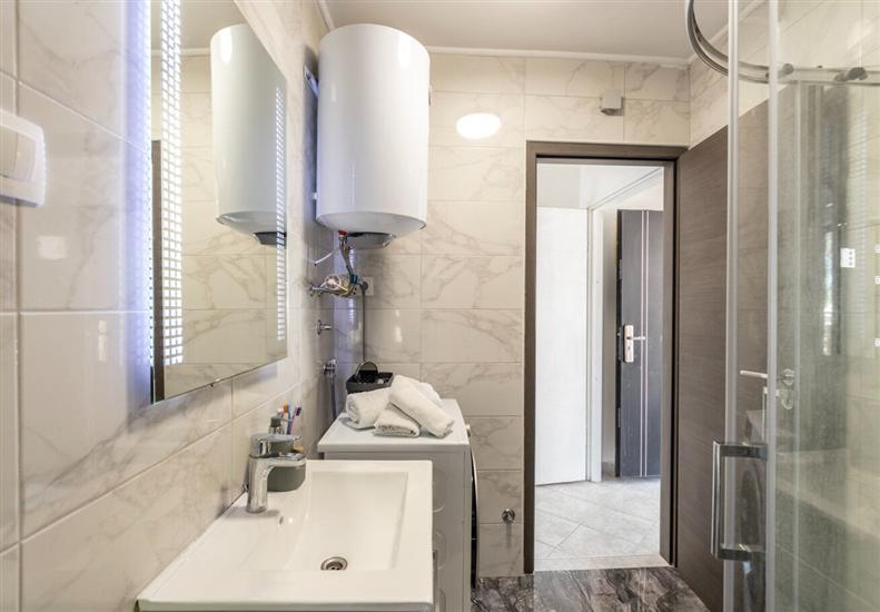 House K1, for 10 persons