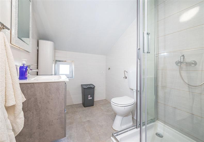 House K1, for 10 persons